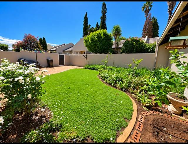 2 BEDROOM TOWNHOUSE FOR SALE IN GLEN MARAIS